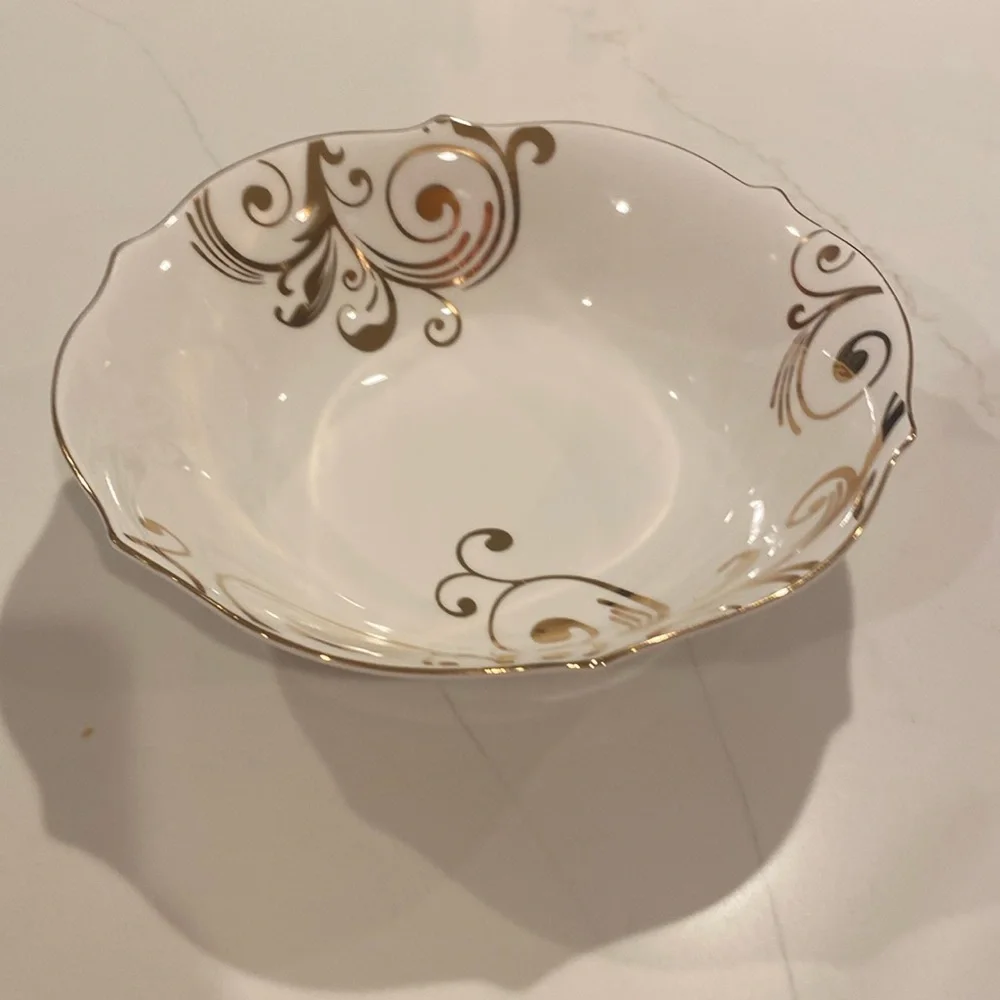 Pier 1 Imports serving bowl
